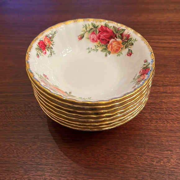 Royal Albert Country Rose Dessert Bowl Bone China from England - Picture 1 of 5